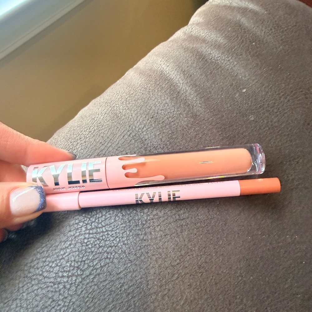 Kylie Jenner Lip Kit - Matte Candy K - Picture 4 of 5
